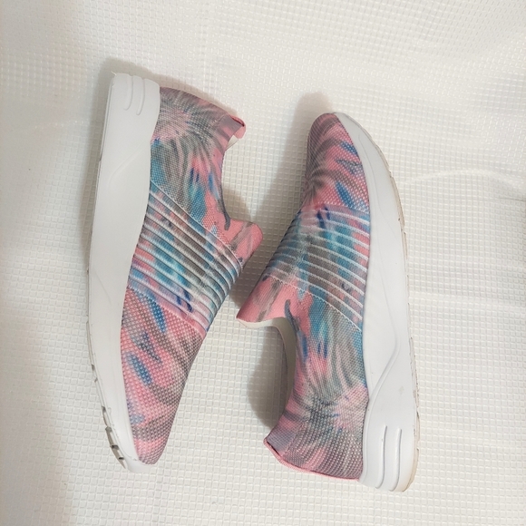 Steve Madden Lillier Tie Dye Knit Sneakers Shoes Lightweight Pastel Pink Blue - Picture 5 of 8